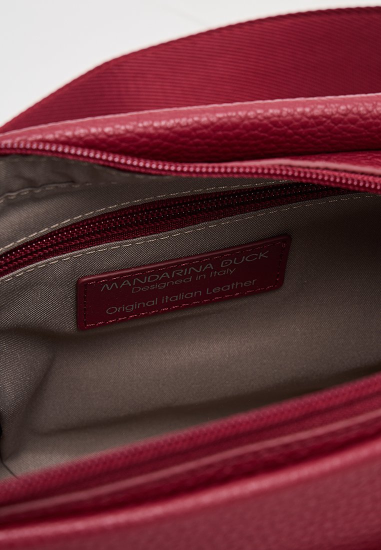 Mandarina Duck