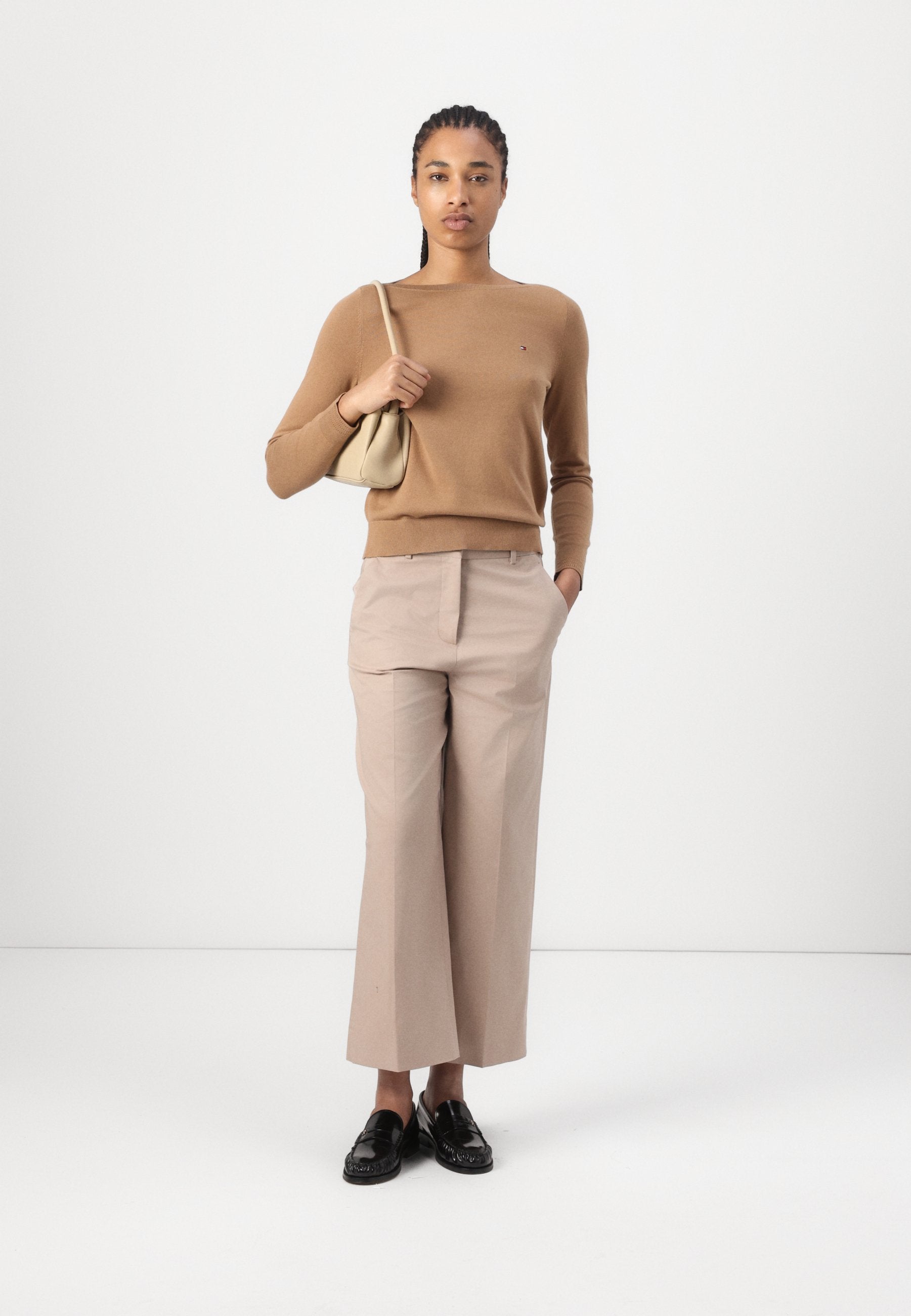 WIDE LEG ANKLE PANT Media 2