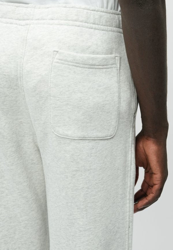 Abercrombie & Fitch ESSENTIAL STRAIGHT