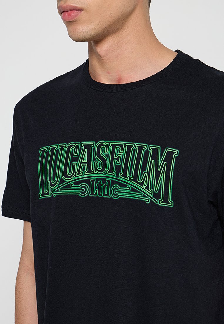 Star Wars LUCASFILM LOGO