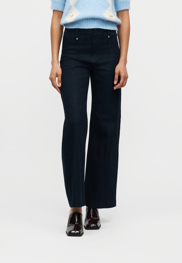 Vero Moda VMMARLA PINTUCKS - Wide Leg - dark blue denim