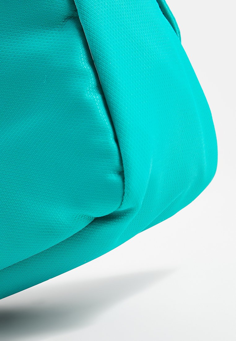 Mandarina Duck STYLE