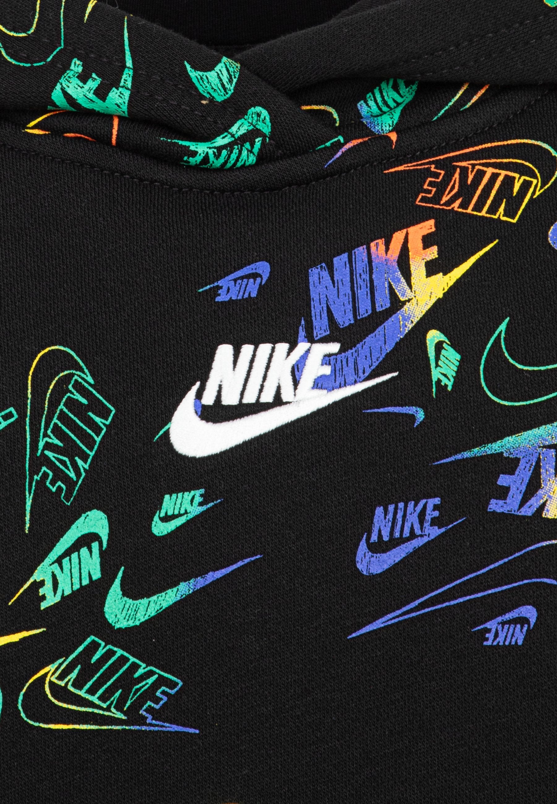 Nike Sportswear REVEAL