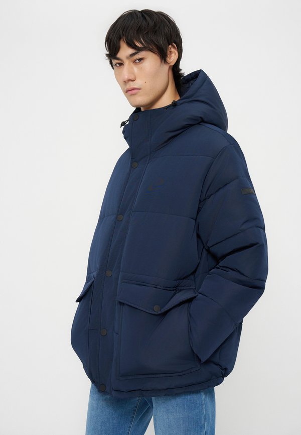 EA7 Emporio Armani