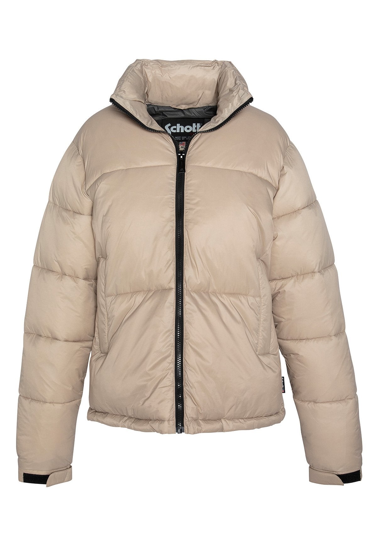 Beige Daunenjacke mit hohem Kragen, Reißverschluss vorne und schwarzem Reißverschluss. Verfügt über breite, gesteppten Paneele und elastische Bündchen für Wärme.
