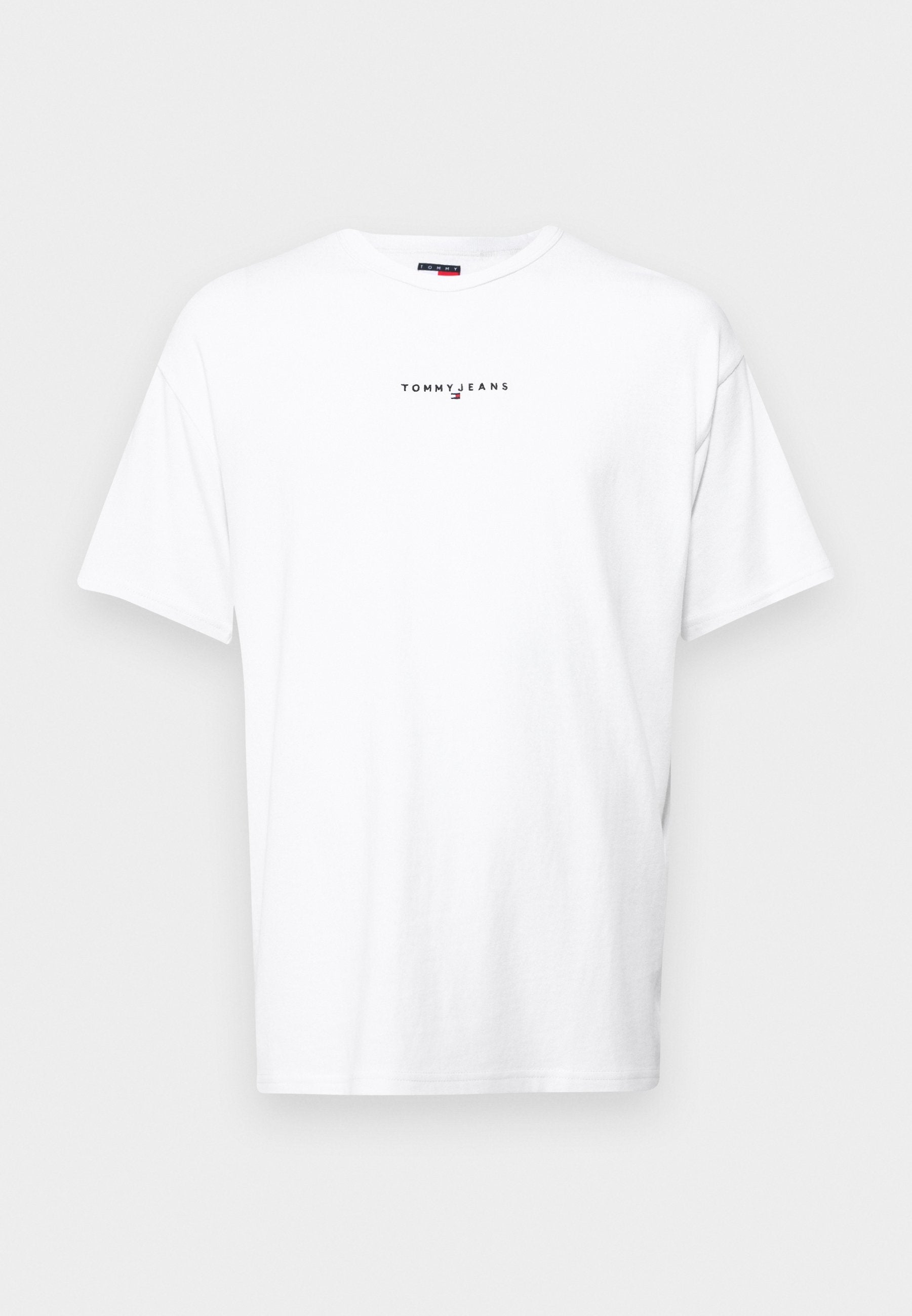 Weißes Baumwoll-T-Shirt mit kurzen Ärmeln und rundem Halsausschnitt, versehen mit einem schwarzen Drucklogo "TOMMY JEANS" auf der Brust.