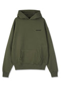 Olivgrüne Kapuzenjacke mit vorderer Kängurutasche und kleinem schwarzen "PEGADOR"-Logo auf der linken Brust.