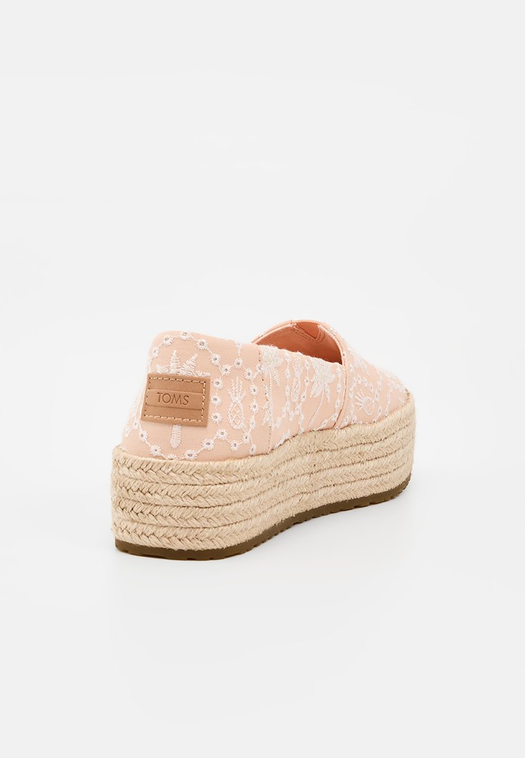 TOMS VALENCIA