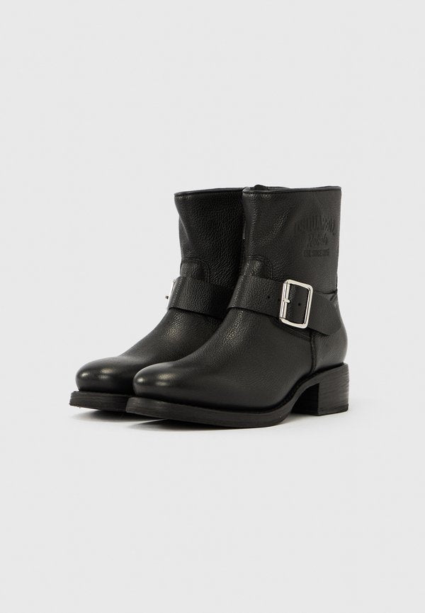Dsquared2
