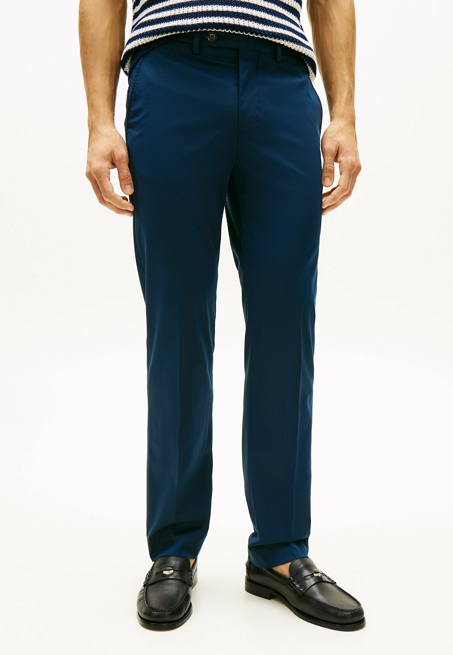 SMART CASUAL DENTON STRAIGHT Media 3