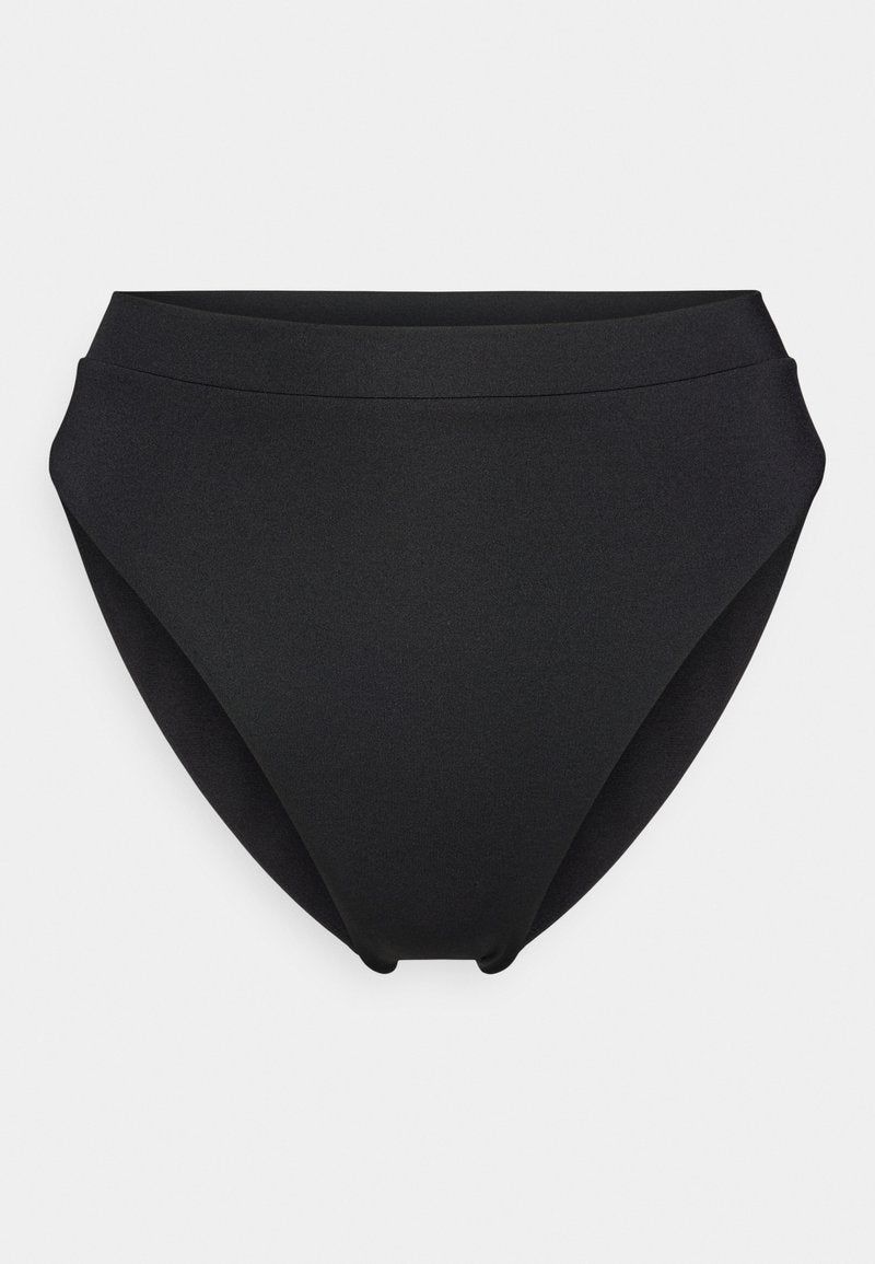 Schwarzer, hoch taillierter Bikini-Slip mit glatter Textur und elastischem Taillenbund. Einfaches Design, keine Muster oder sichtbare Verzierungen.