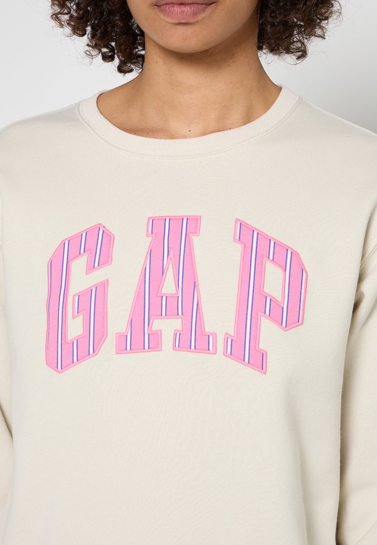 GAP NEW HERITAGE