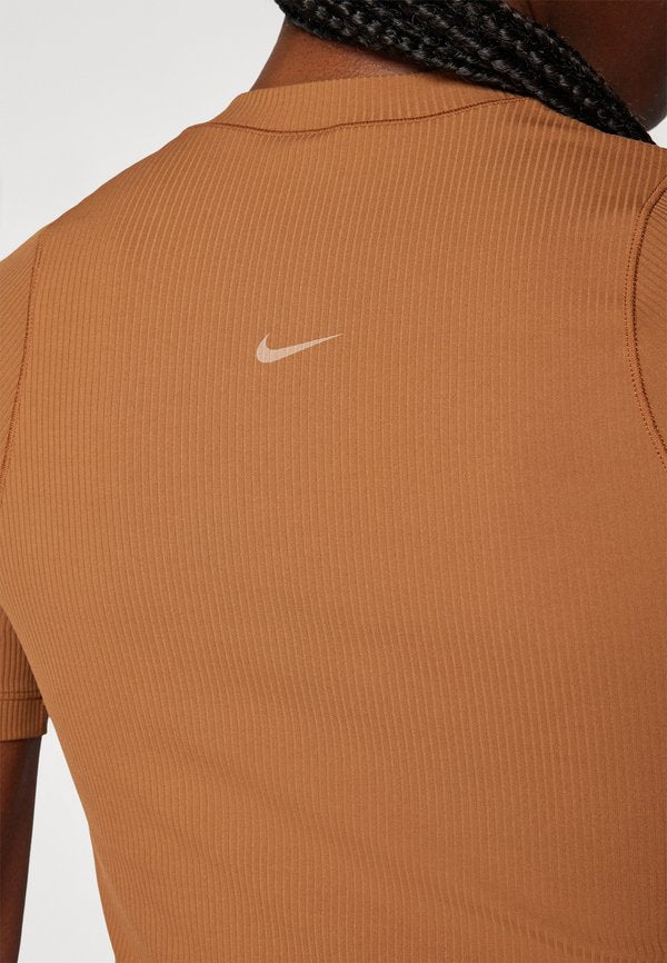 Nike Performance