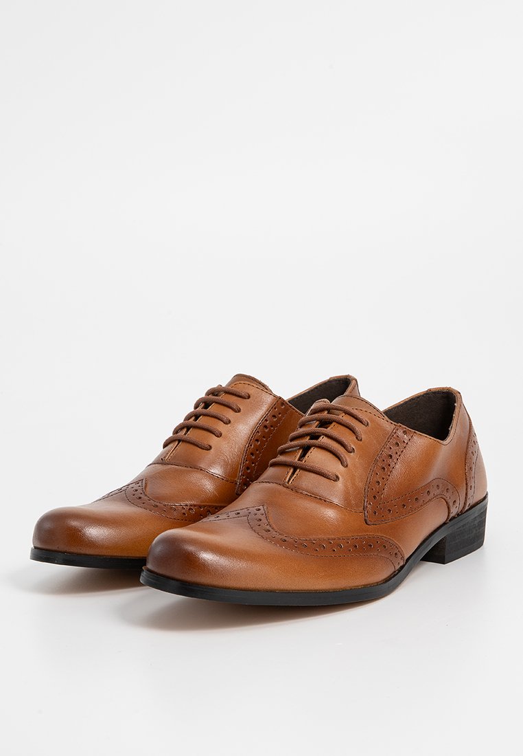 Clarks FALCONET