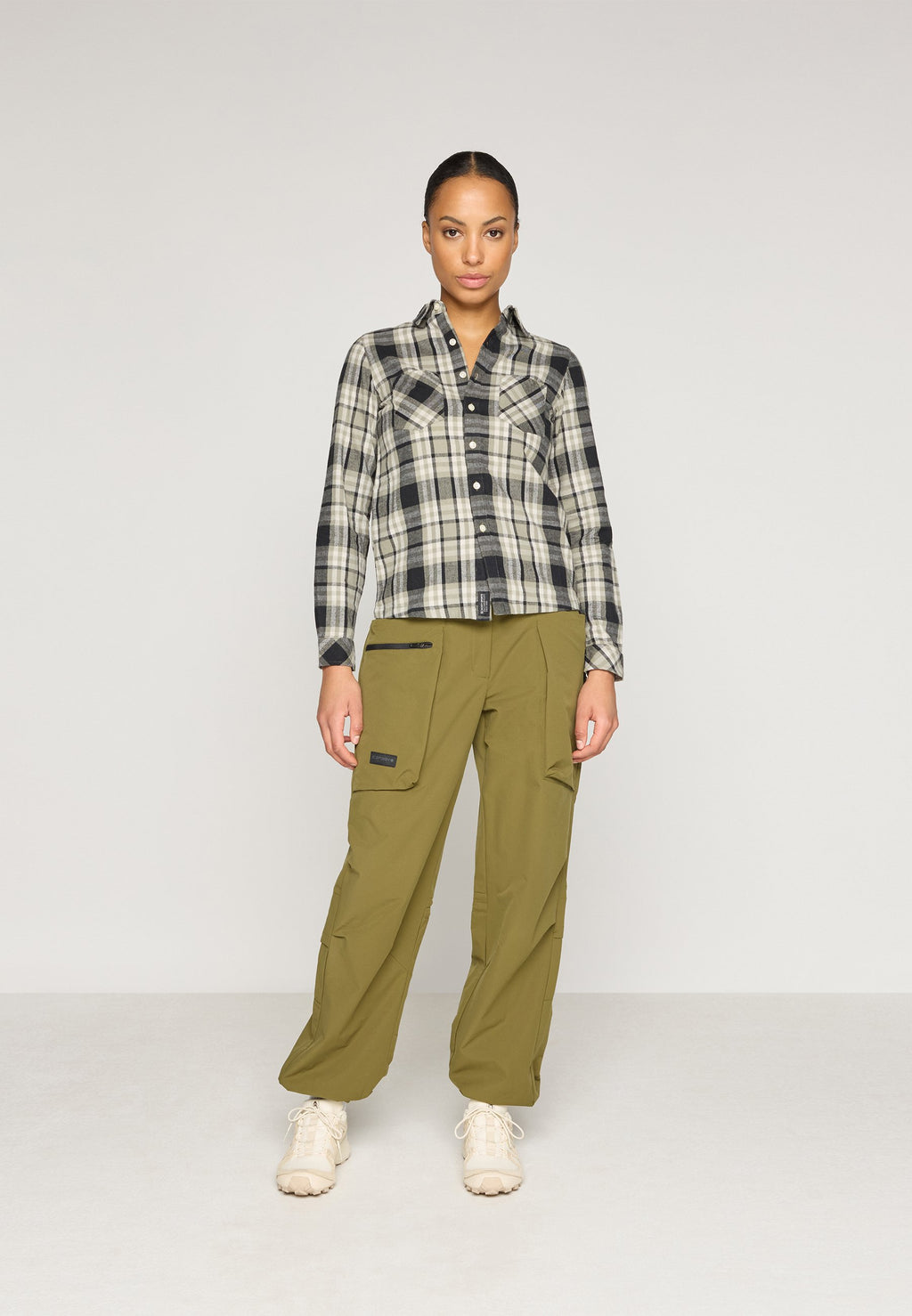 REGULAR FIT  Media 2