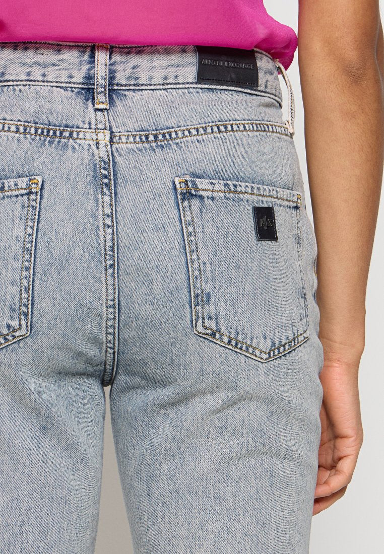 Armani Exchange Jeans Tapered Fit Media 5