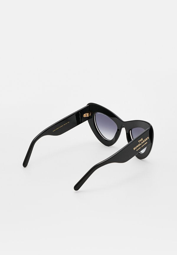 MARC JACOBS MARC