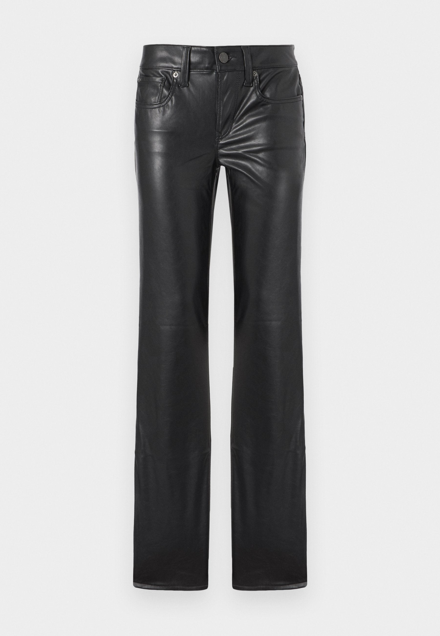 Schwarze Lederhose mit geradem Bein, ausgestattet mit Reißverschluss, Knopfverschluss und Fünf-Taschen-Stil. Glatte Textur, minimale Details.