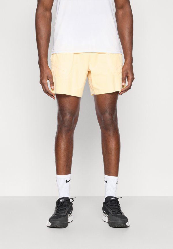 Nike Performance SHORT - Sports shorts - tangerine tint/black