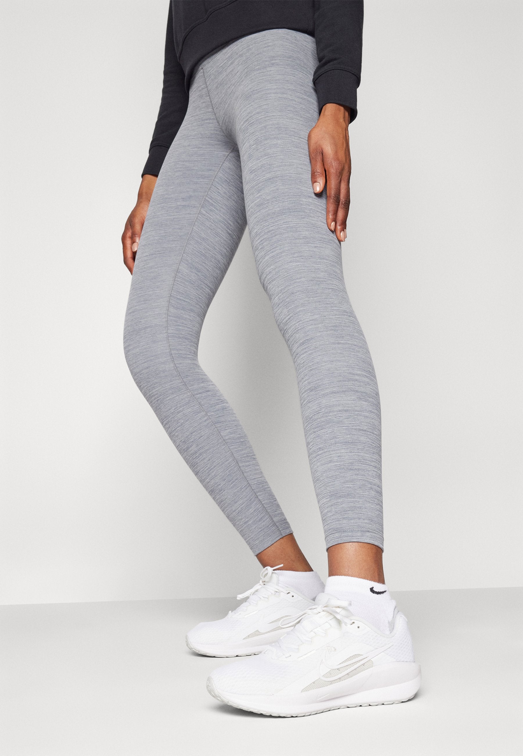 Nike Performance ONE