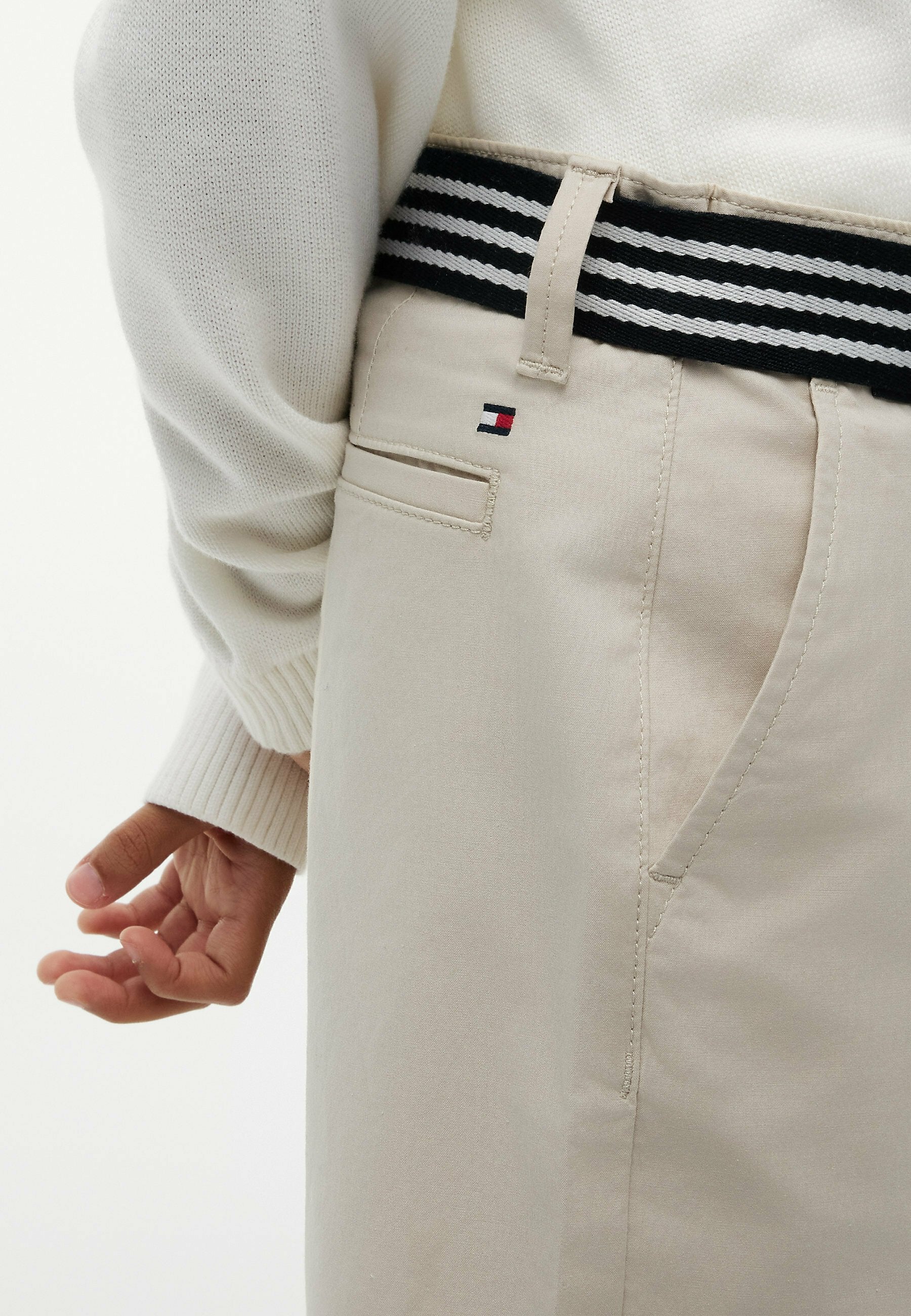 BAGGY CHINO BELTED SHORT Media 5