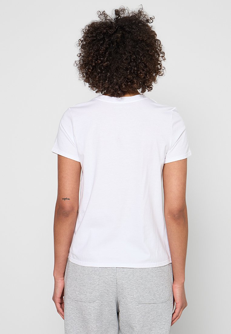 DKNY Sport