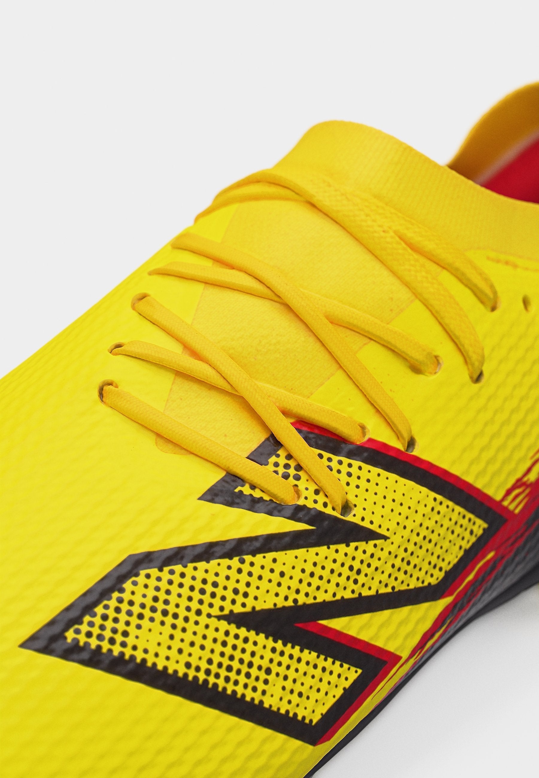 New Balance FURON V8 TEAM MG