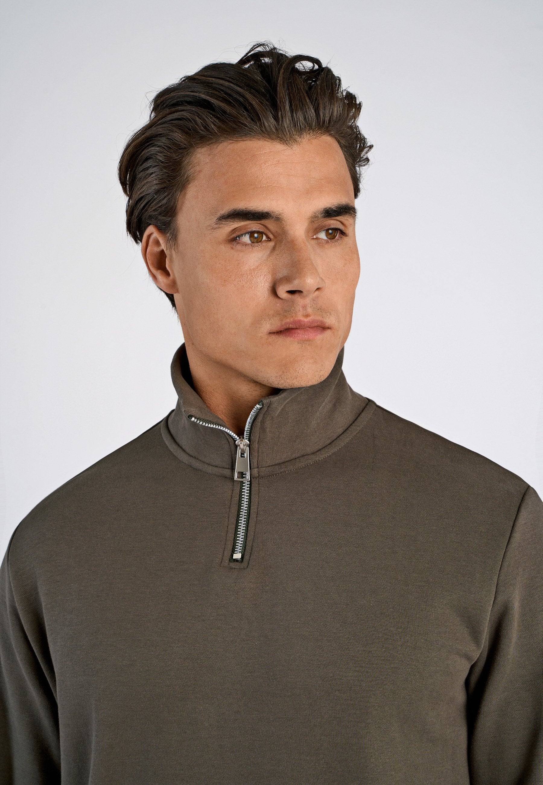 HALF ZIP Media 6