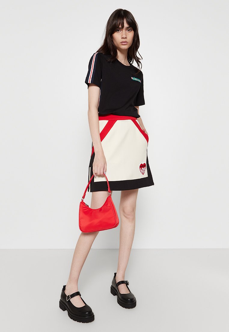 Love Moschino