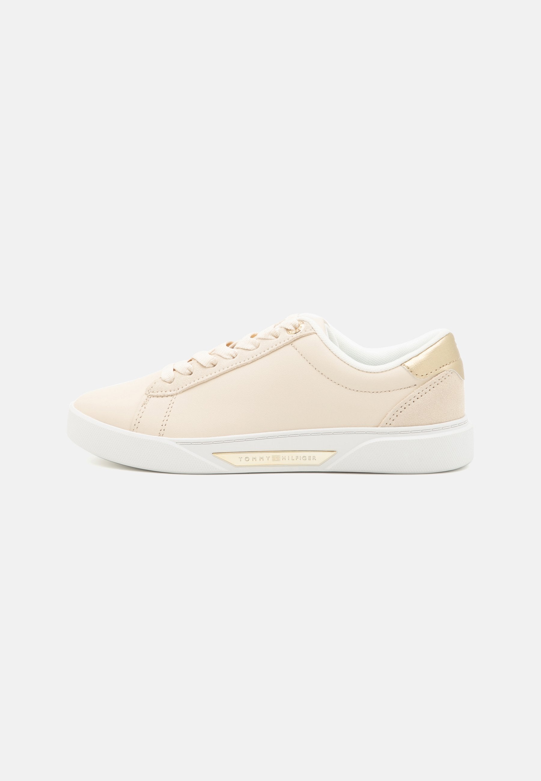 CHIC COURT Media 1