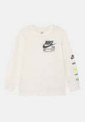 Nike Sportswear ILLUMINATE MICROTYPE TEE
