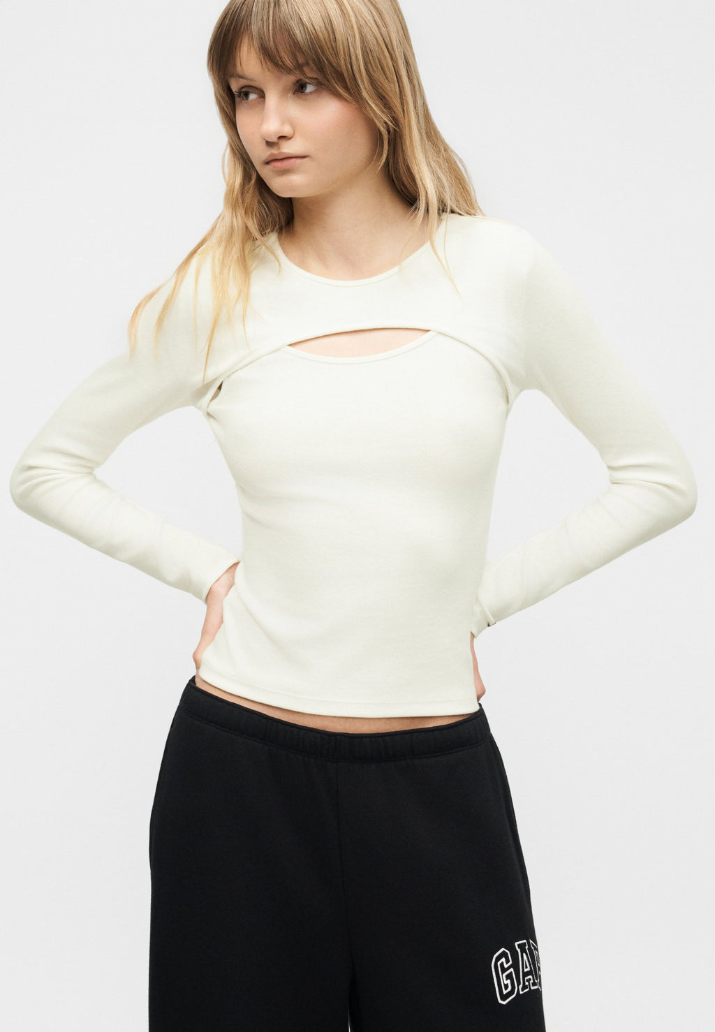 GAP LOGO CUT OUT TEE