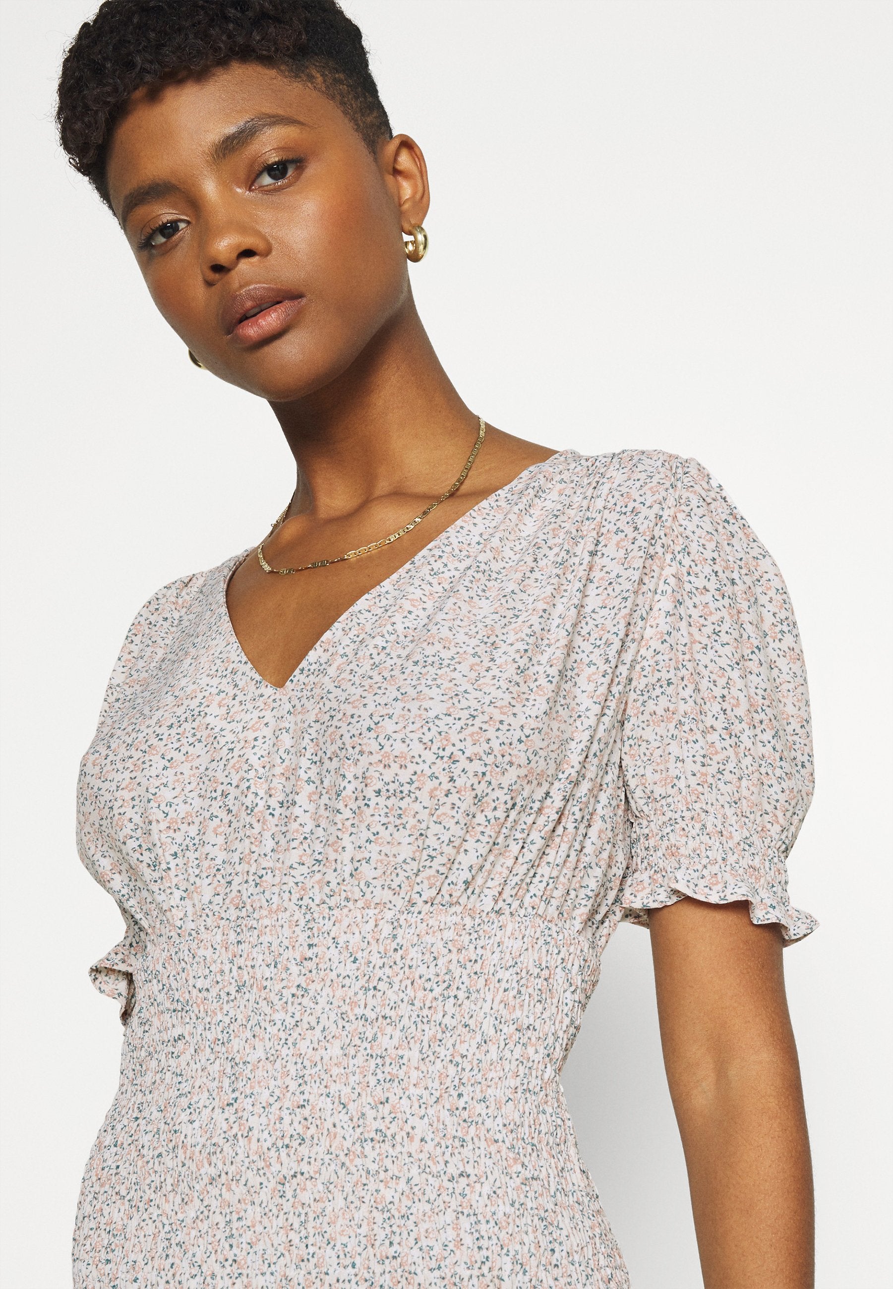 NA-KD V-NECK SMOCKED MINI DRESS
