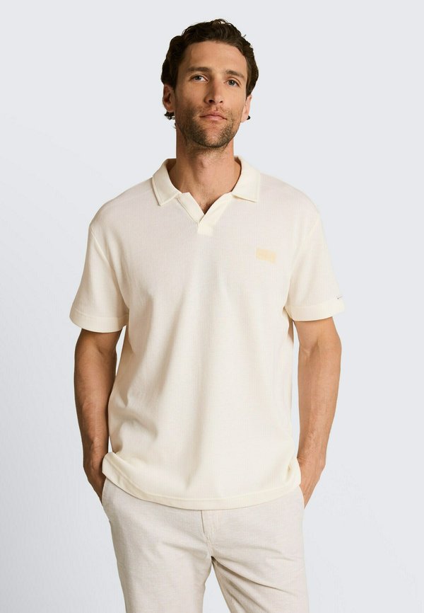 TOM TAILOR GARMENT DYE RESORT COLLAR POLO - Polo shirt - gardenia white