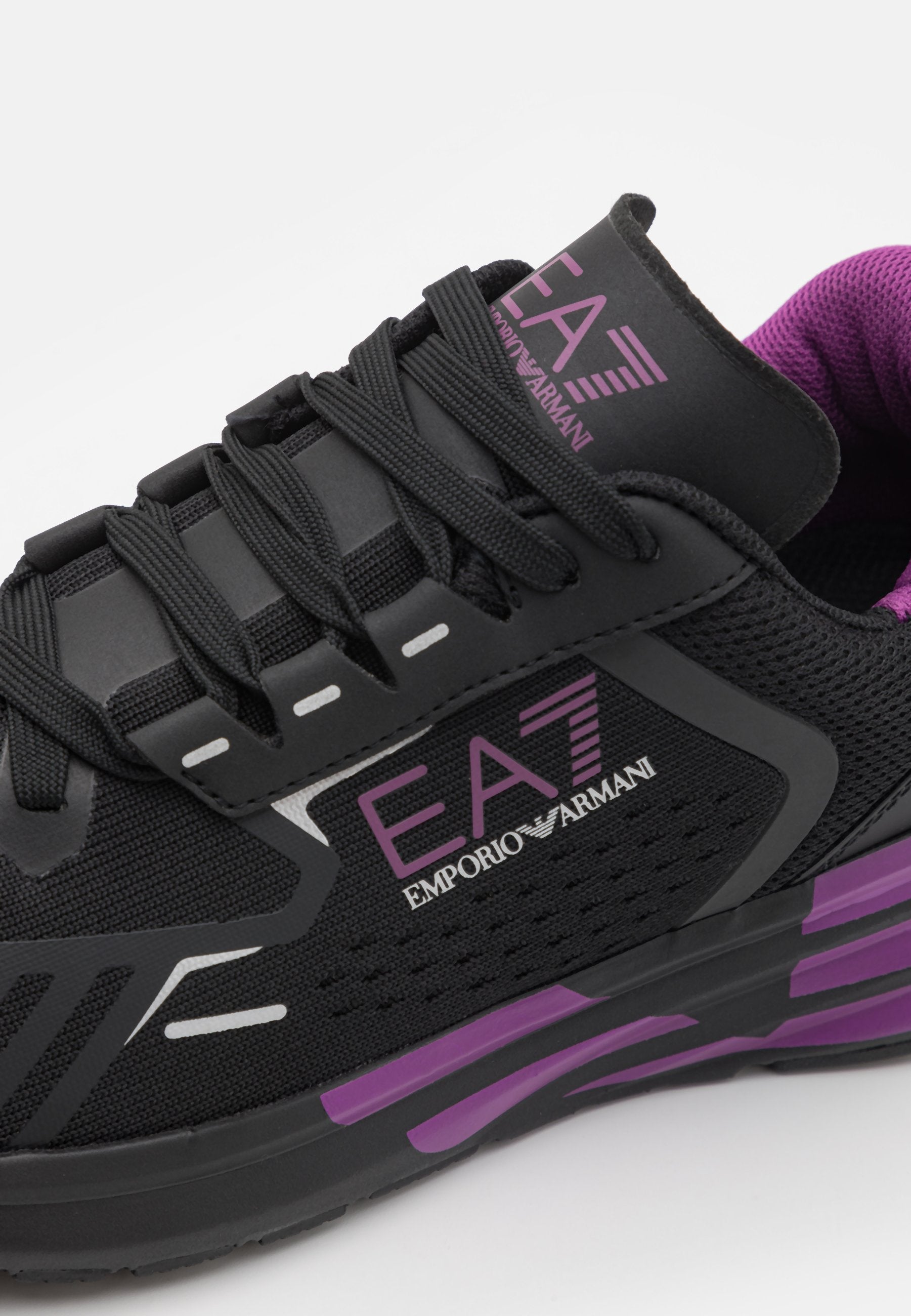 CRUSHER DISTANCE UNISEX Media 5