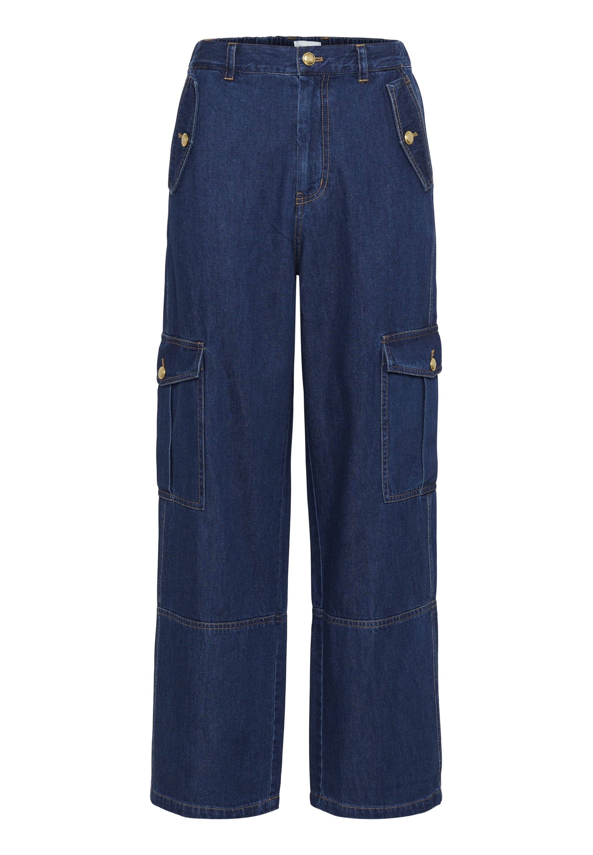 Dunkelblaue Denim-Cargo-Hosen mit lockerer Passform, zwei Seitentaschen und Knopfdetails, versehen mit kontrastierenden Nähten.
