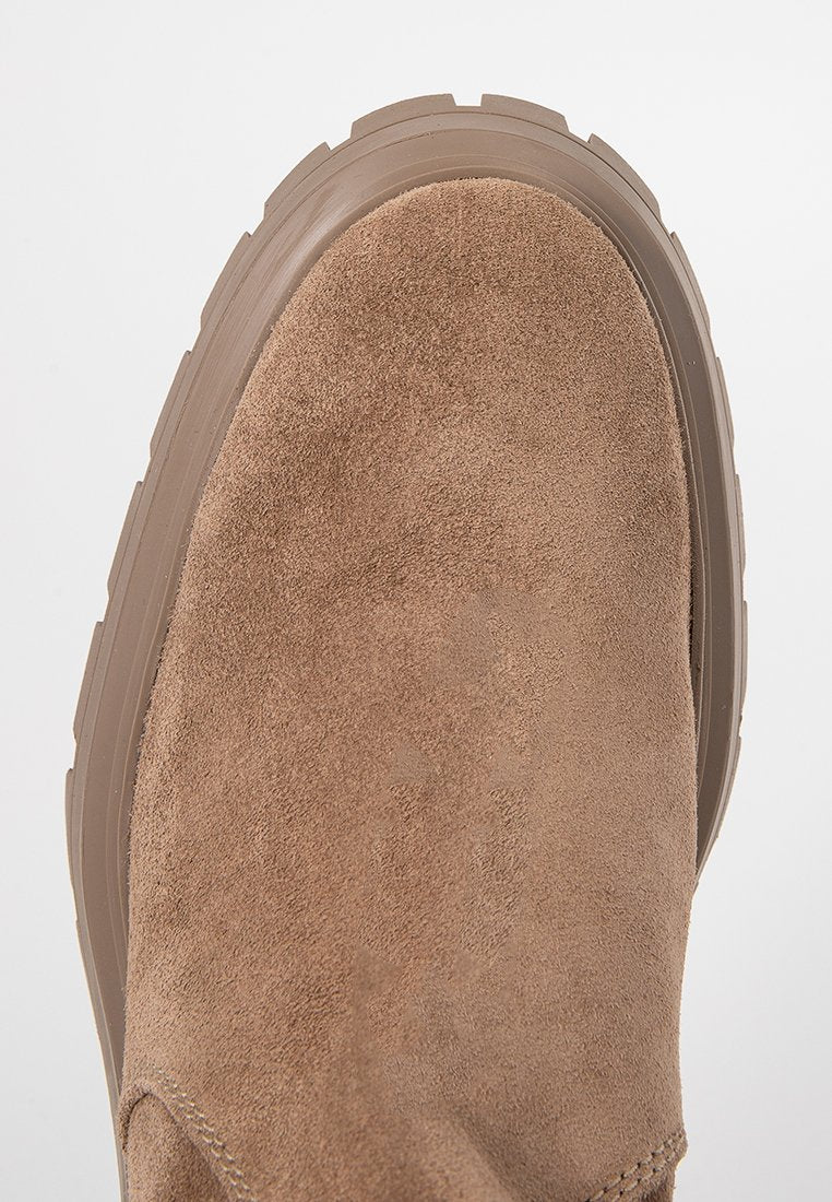 Stuart Weitzman BEDFRD CHILL MOTO