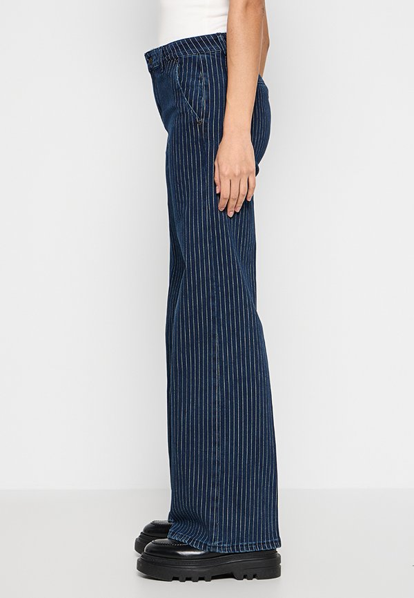 LOIS Jeans