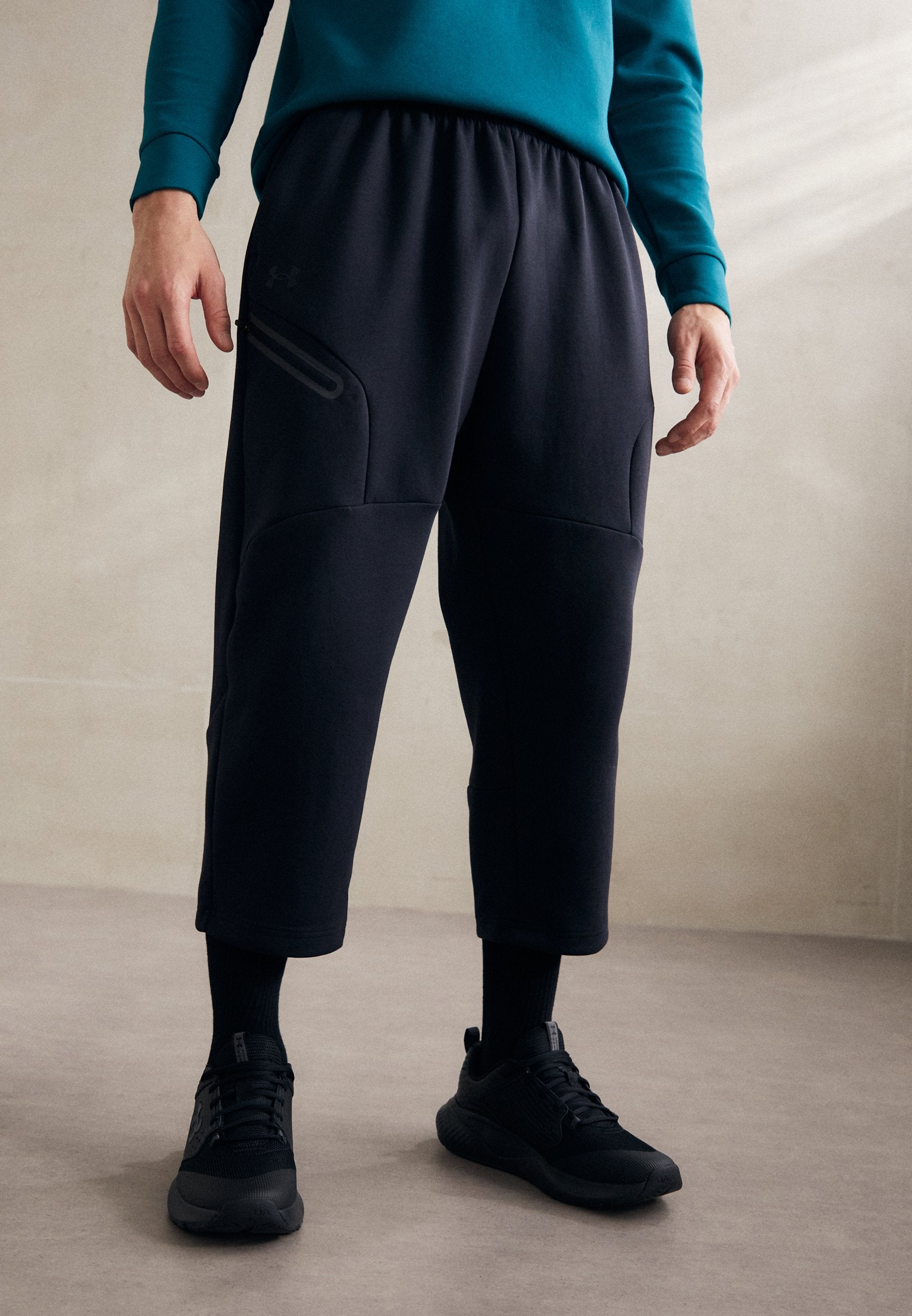 Under Armour UNSTOPPABLE BAGGY CROP