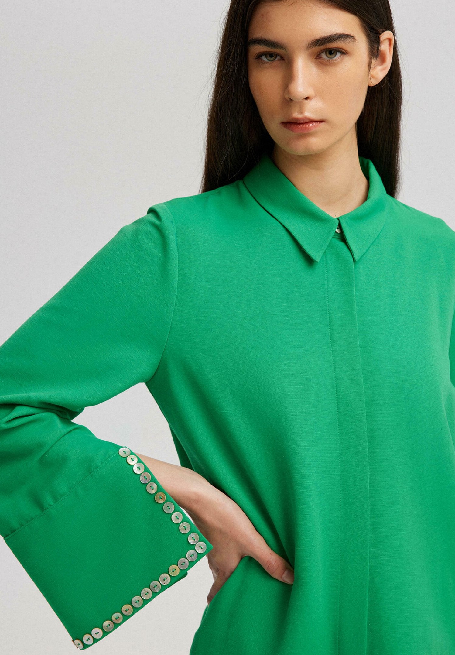 Touché Privé SLEEVE CUFF DETAIL