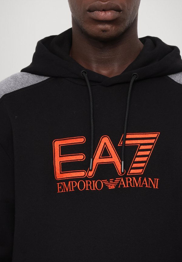 EA7 Emporio Armani