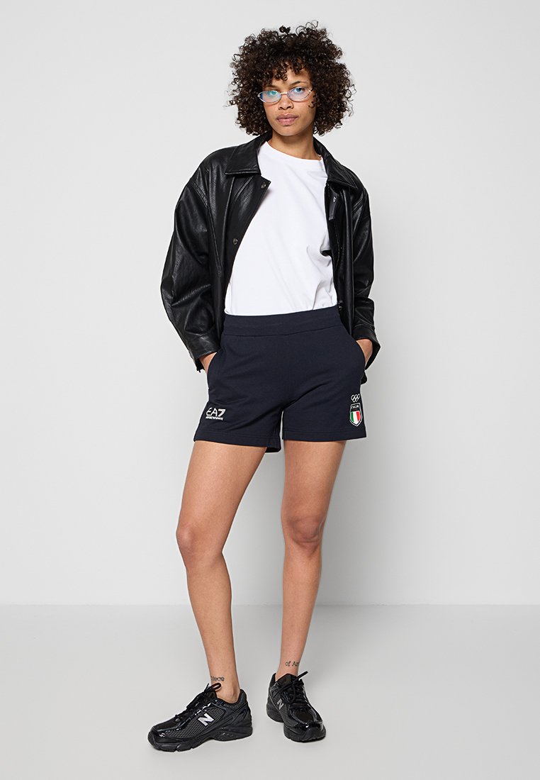 EA7 Emporio Armani Shorts Media 2
