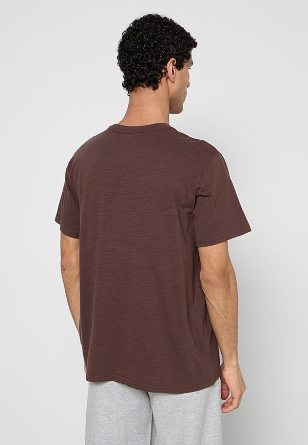 Levi's® RELAXED FIT TEE