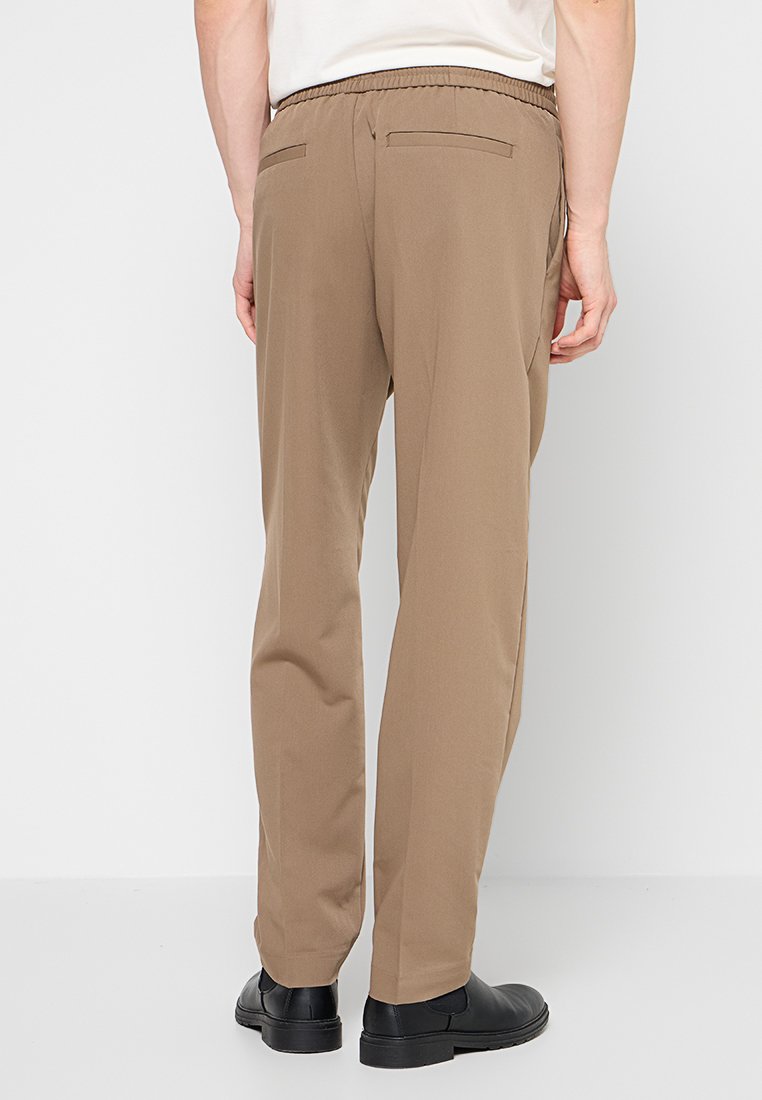 RELAXED FIT Media 3