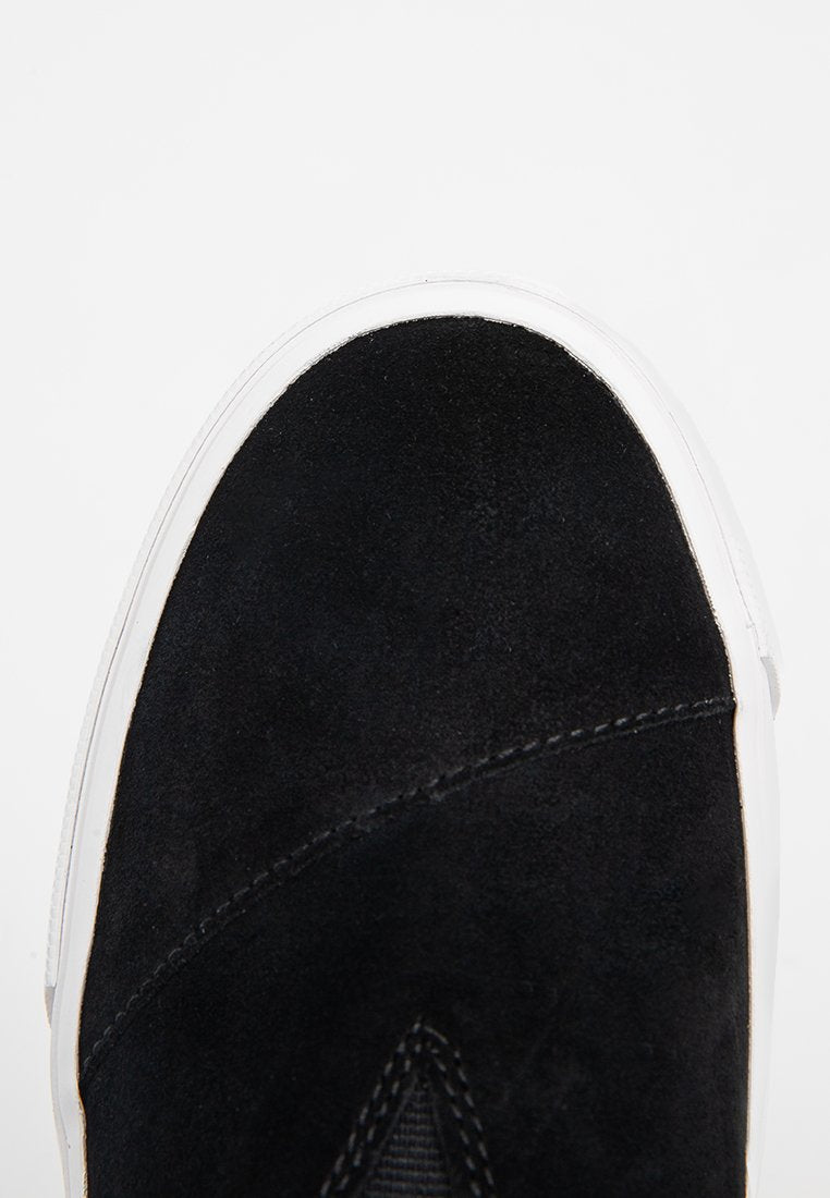 TOMS FENIX