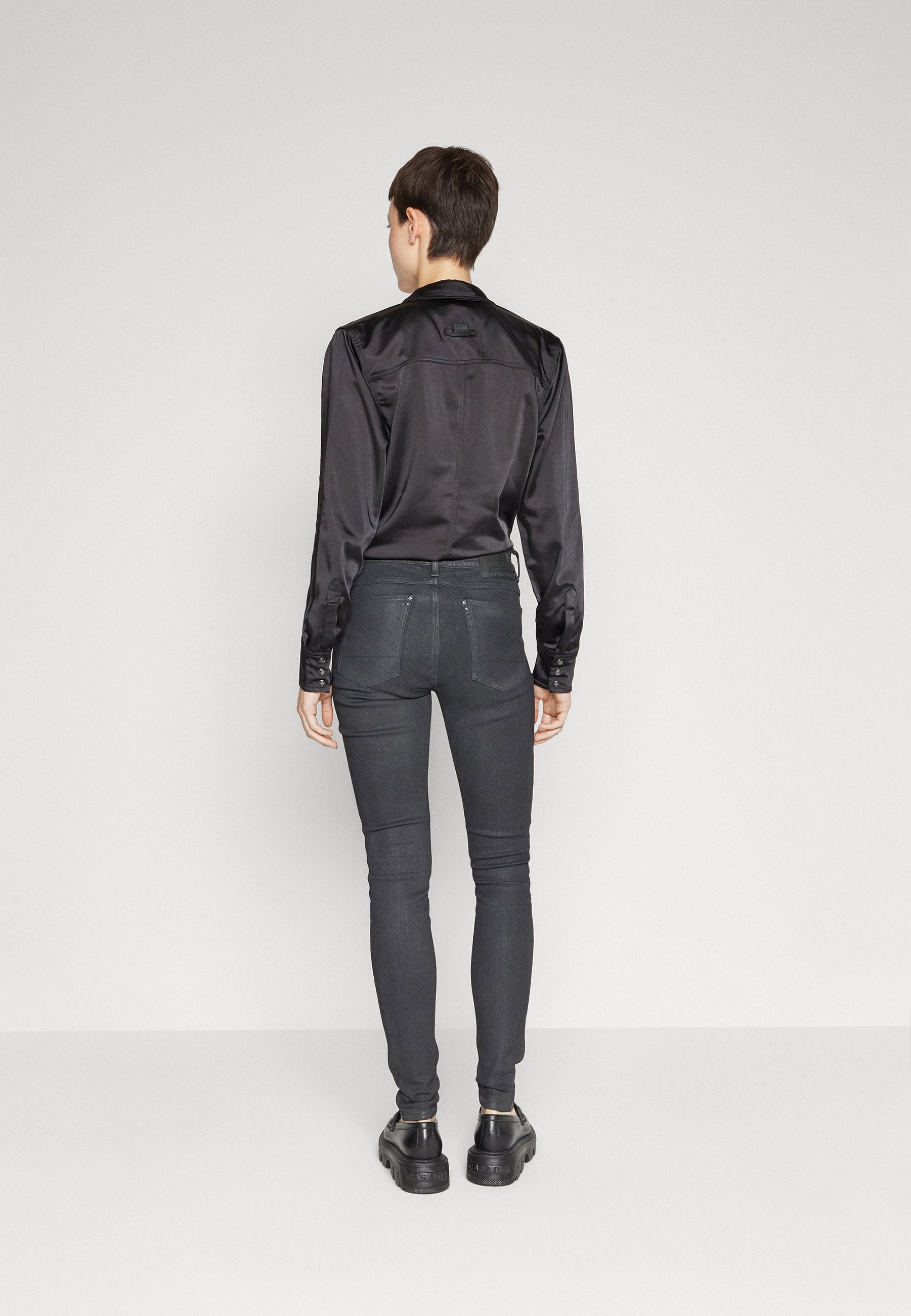 LHANA SKINNY Media 4