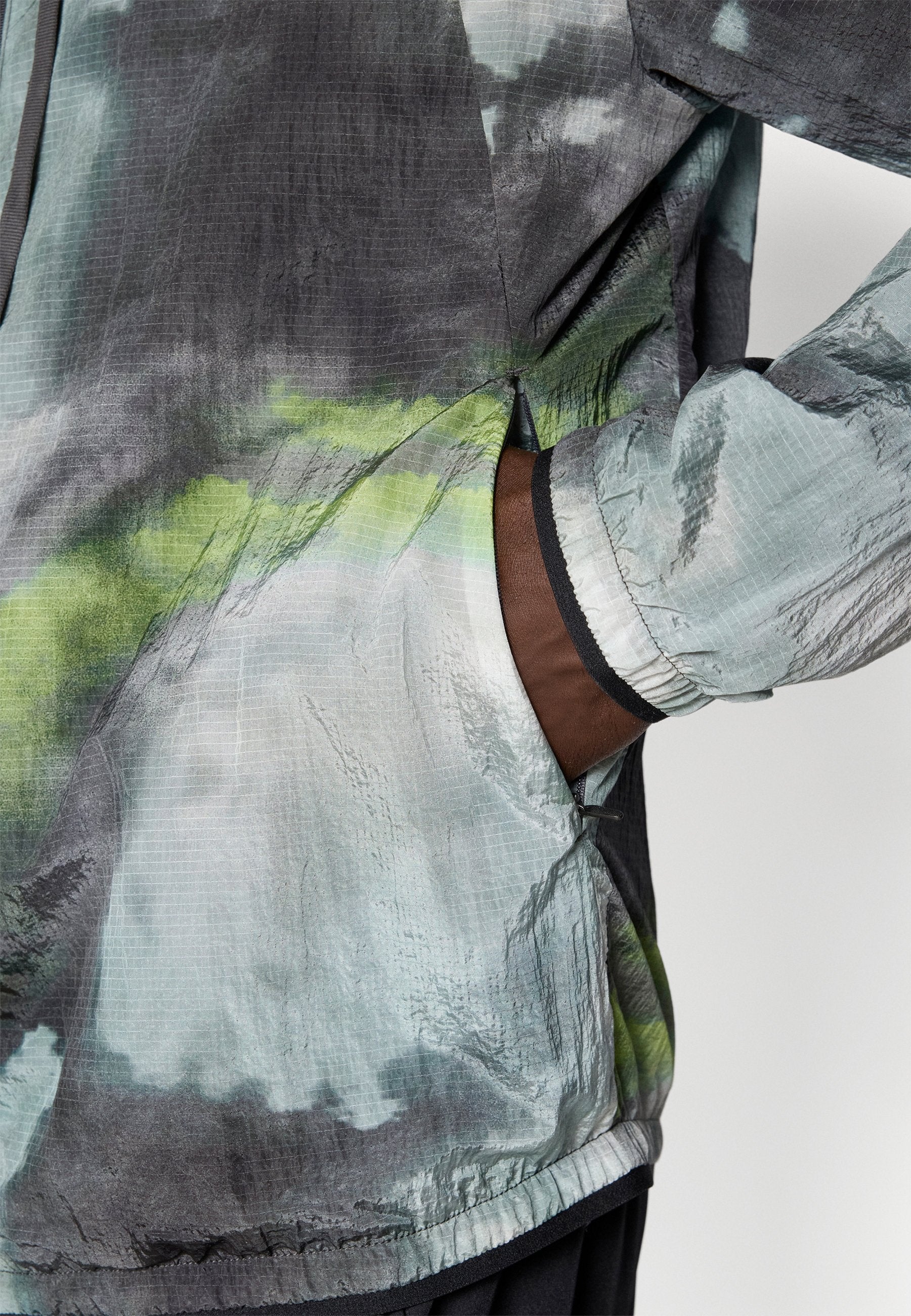 LIGHT JACKET  Media 6