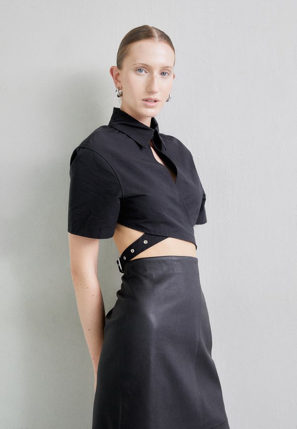 Han Kjøbenhavn  CROPPED WRAP SHIRT