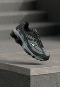 Nike Sportswear SHOX RIDE 2 - Trainers - light smoke grey/medium ash/ black/photon dust