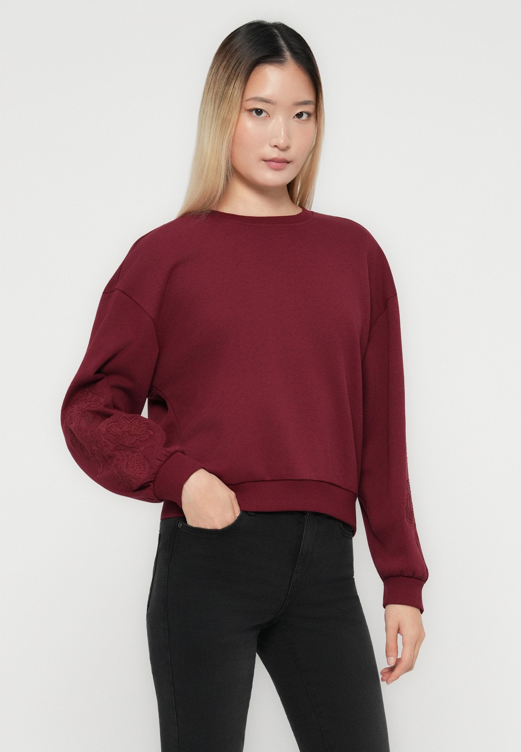 ONLY ONLBROOKLYN L/S EMBROIDERY BOX SWT